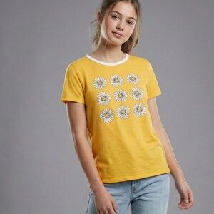 Mudd Girl Daisy Retro Graphic T-Shirt